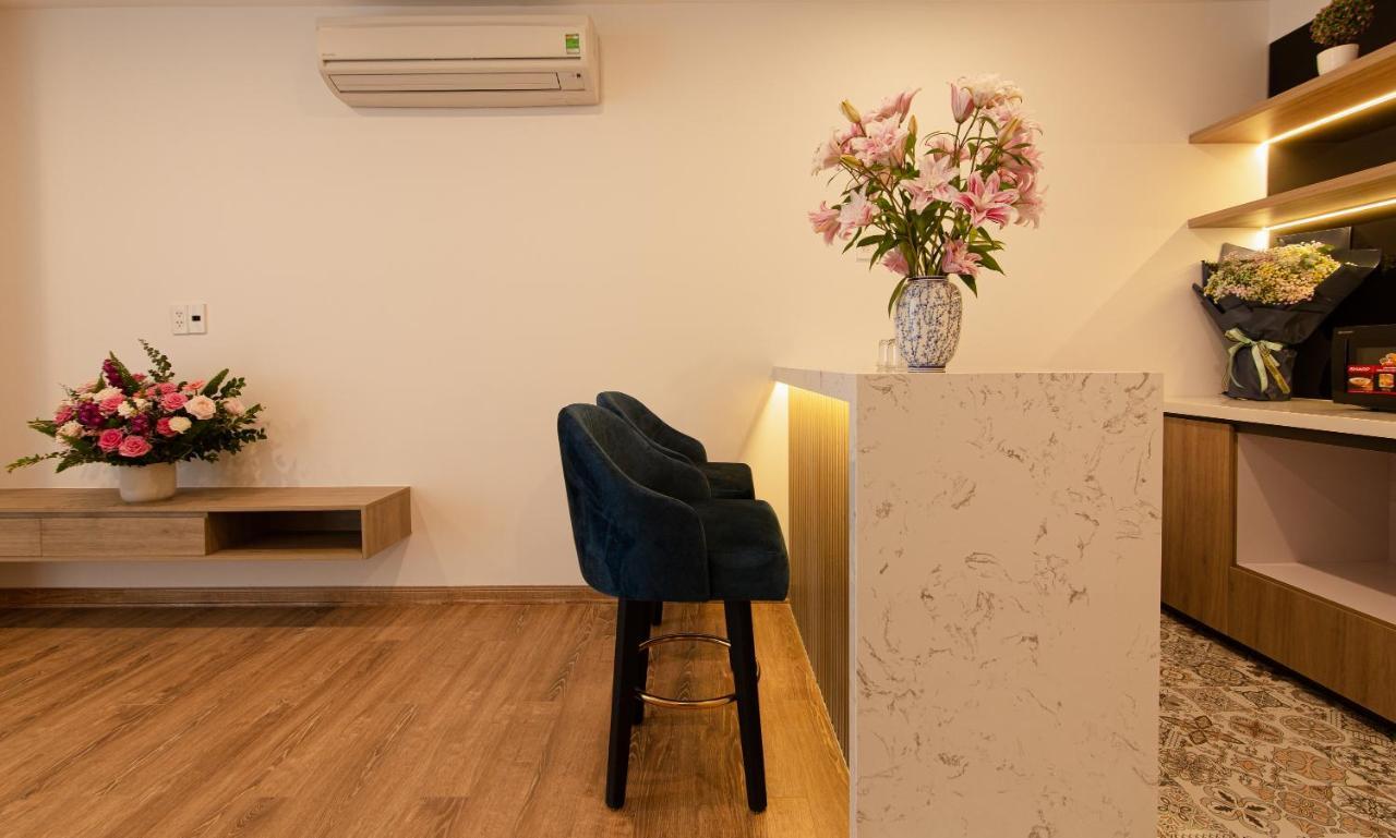 Emily Hotel & Apartment Da Nang Exteriör bild