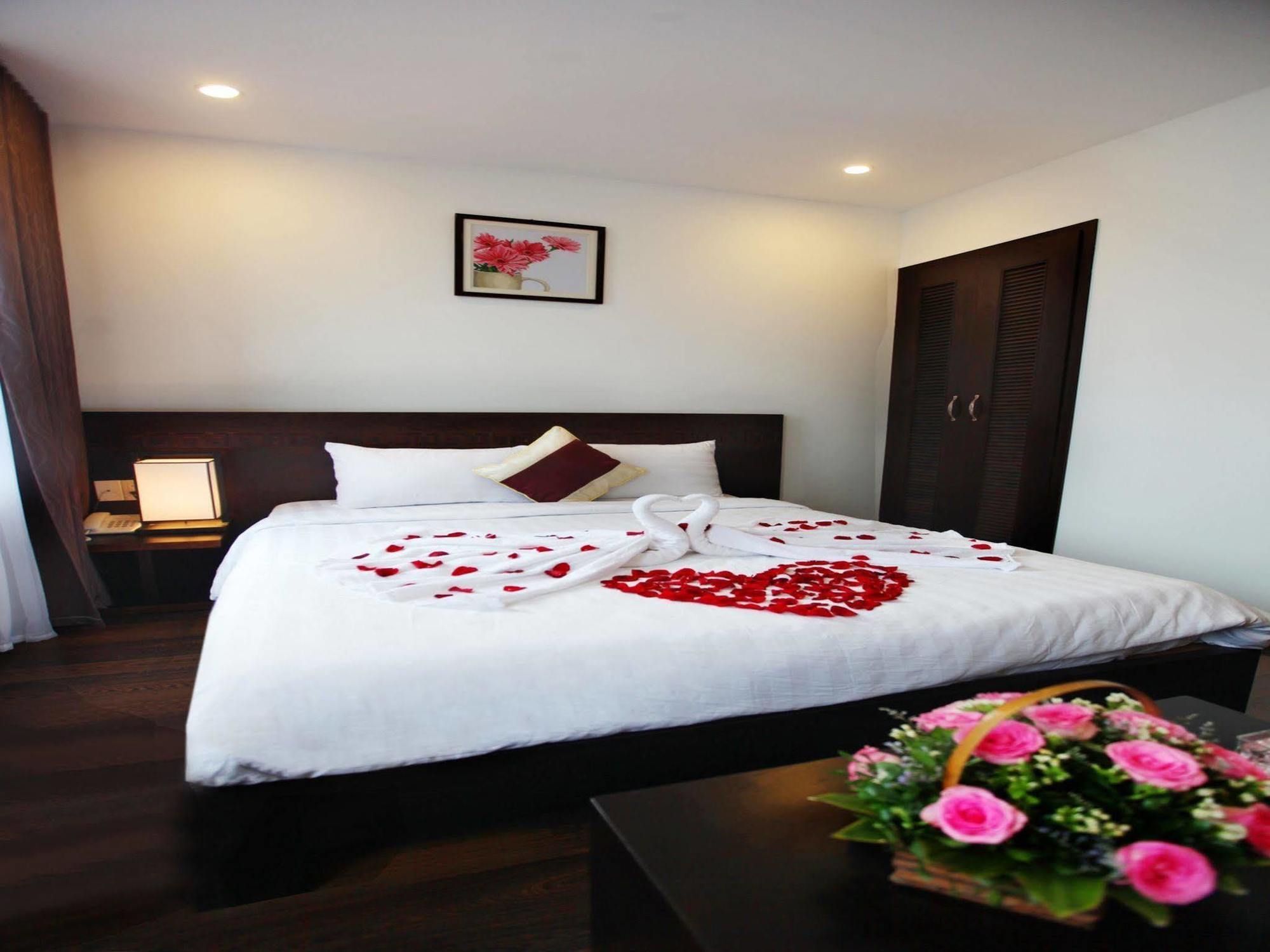 Emily Hotel & Apartment Da Nang Exteriör bild
