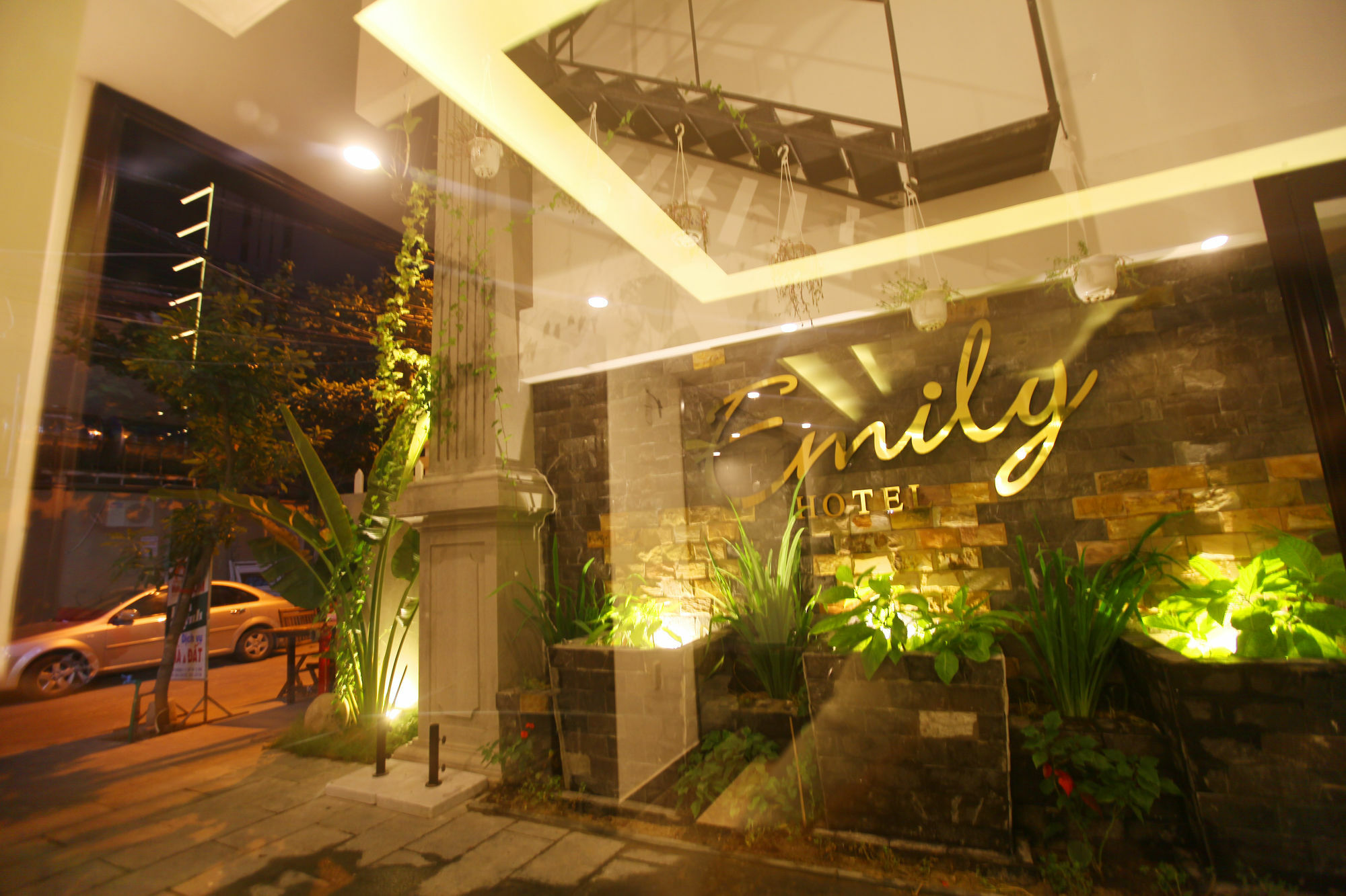 Emily Hotel & Apartment Da Nang Exteriör bild