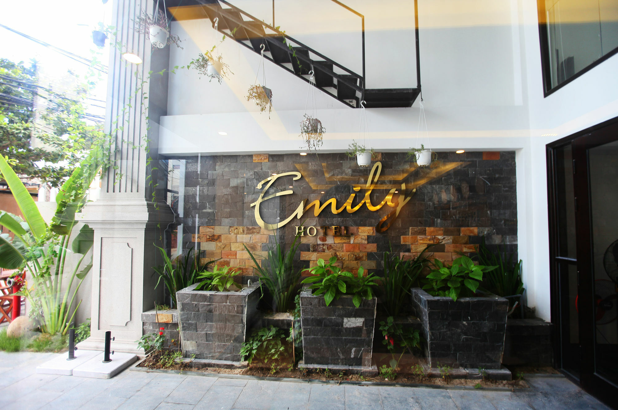 Emily Hotel & Apartment Da Nang Exteriör bild
