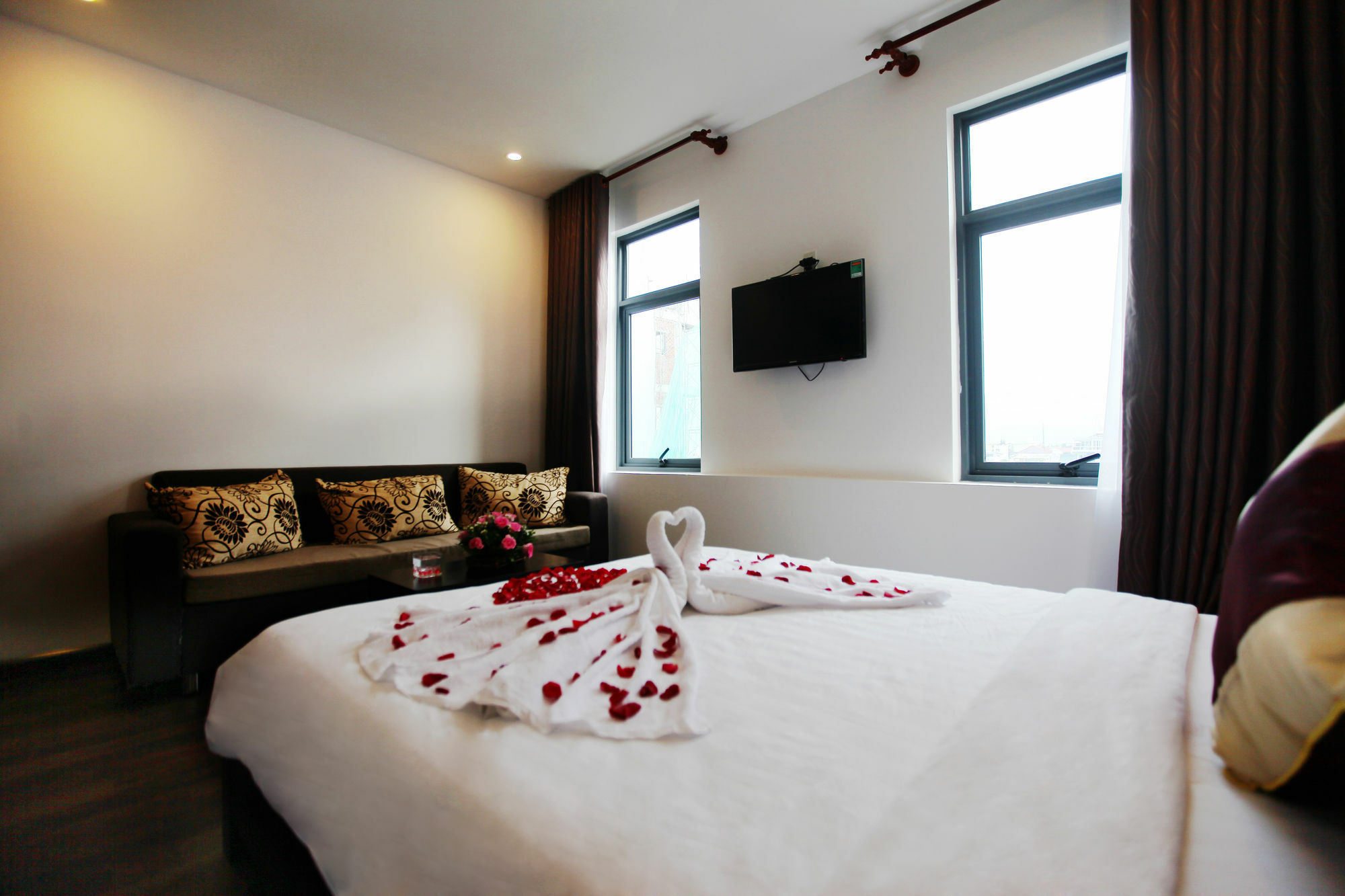 Emily Hotel & Apartment Da Nang Exteriör bild